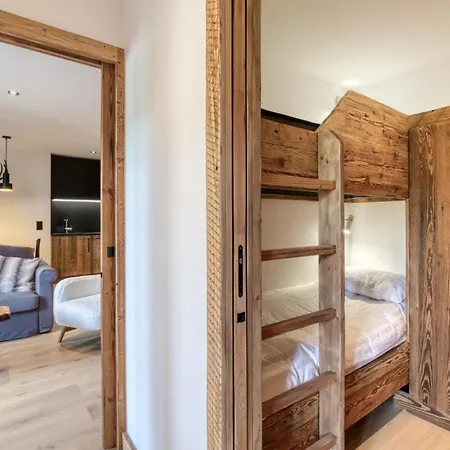 Warm Nestled In The Heart Of Apartment *